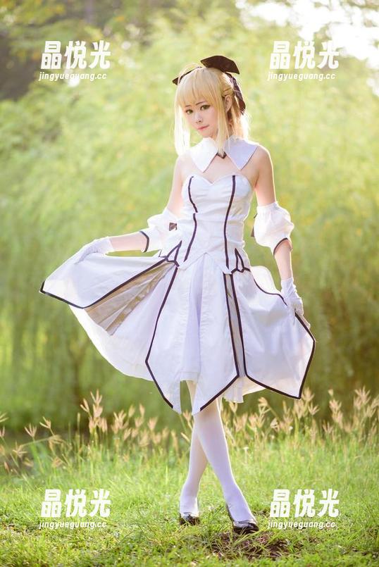 最新的Arty亚缇和服，那么漂亮的衣服，不知道她会搭配什么鞋子呢？图片真让人舍不得眨眼。