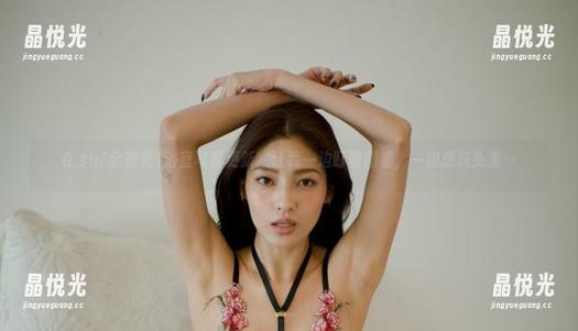 G.su(全智秀)浴室写真更新，让我一边盯着图看，一边想洗头发…
