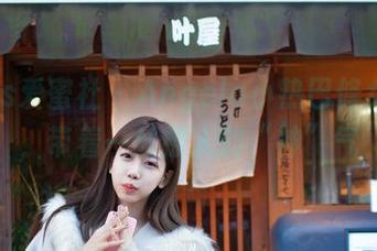 IMiss爱蜜社 – Angela小热巴修女写真，带着一丝撩人的“神”气