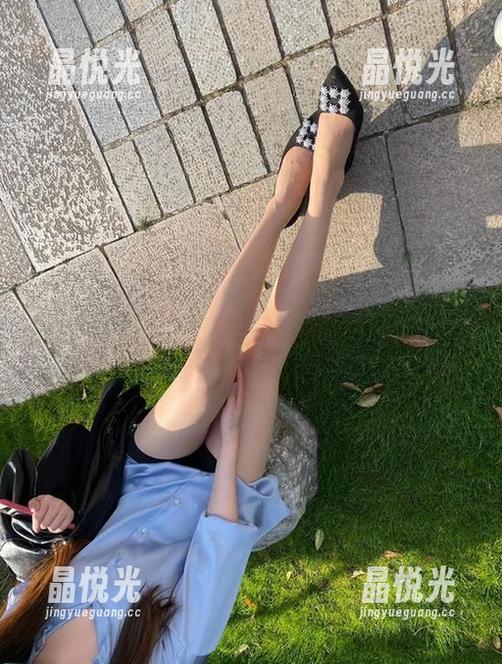 July芝岚 微密圈 - 酒店自拍背后的努力,July芝岚的资源让你看出她的“灵魂”。