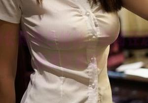 ROSI的长筒黑色丝袜，原图在这里，快来凑近看吧！