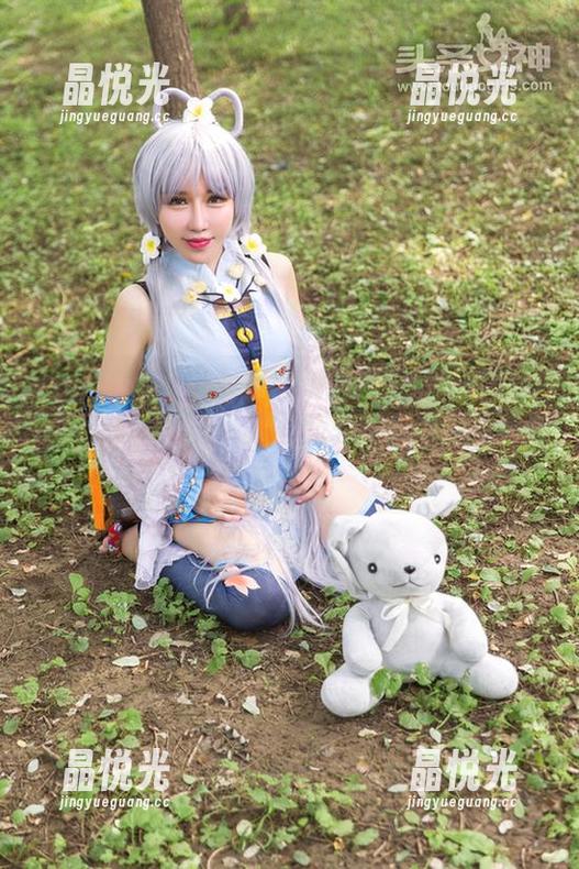 TouTiao头条女神-周熙妍 TouTiao头条女神 - 精选周熙妍:她的写真集就像一场戏,剧情反转来得比电视剧还快哦!