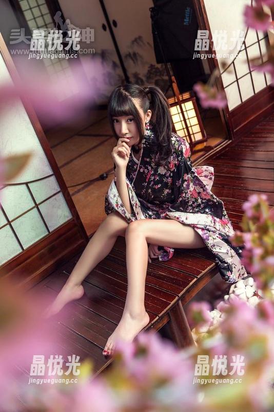 TouTiao头条女神-月音瞳 TouTiao头条女神 - 发生了什么,月音瞳的御姐造型在原图中这么不一样?