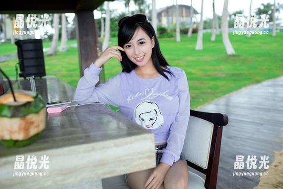 TuiGirl推女郎 - 热爱连衣裙的哈尼宝宝，竟在高清写真中引发我的思考。