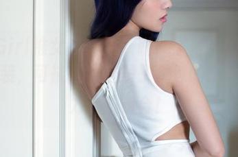 TuiGirl推女郎 – 更新啦！图片中的赵惟依套装，可能是我这辈子见过的最会‘引力’的组合！