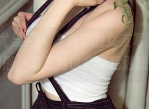 UGirls尤果网 – 李思宁的女友写真，画风清新脱俗，难道她也会给我迷惑吗！？