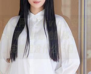 Xiuren秀人网 – Olivia童安琪的自拍一如既往地高清，就像她的秘书工作一样，完美但没什么乐趣。