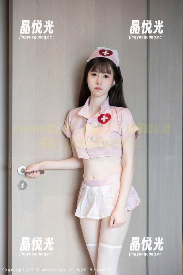 Xiuren秀人网 - 暴露了，小紫藤的长腿写真，让我对短腿绝望了。