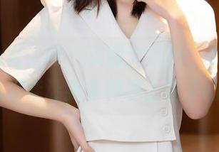 Xiuren秀人网 – 美图大解析，张思允Nice的高跟鞋让我有种爱上鞋子的冲动？
