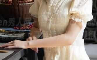 Xiuren秀人网 – 徐莉芝Botty的棉袜图册：当袜子遇上高颜值，谁能顶得住呀！