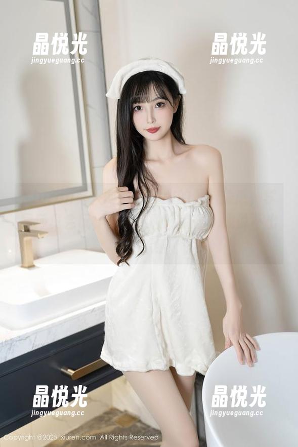 Xiuren秀人网 - 原图中的透明美感，李丽莎真会玩，分享这种“轻盈”我说不出口...