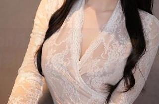 Xiuren秀人网 – 免费公开！林文文的白衬衫作品：日常里的秘书气质。