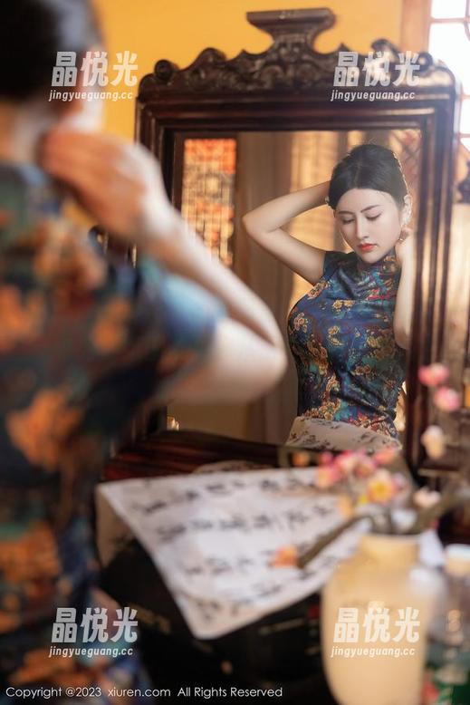Xiuren秀人网 - 图册里的江真真，她的“办公”氛围能把你从工作状态带偏，太好玩。