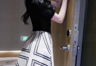 Xiuren秀人网 – 有了白琮瑗的“女友”，更新频率也让人咂舌，安心追随。