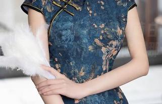 Xiuren秀人网 – 晚上来翻翻萌白酱的水手服高清图册，一不小心就陷入那个校园的巧妙设定中。
