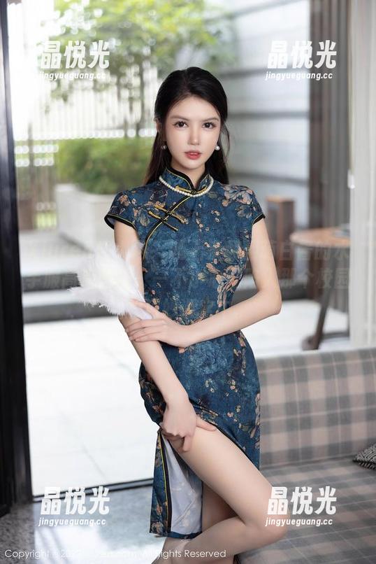Xiuren秀人网 - 晚上来翻翻萌白酱的水手服高清图册，一不小心就陷入那个校园的巧妙设定中。