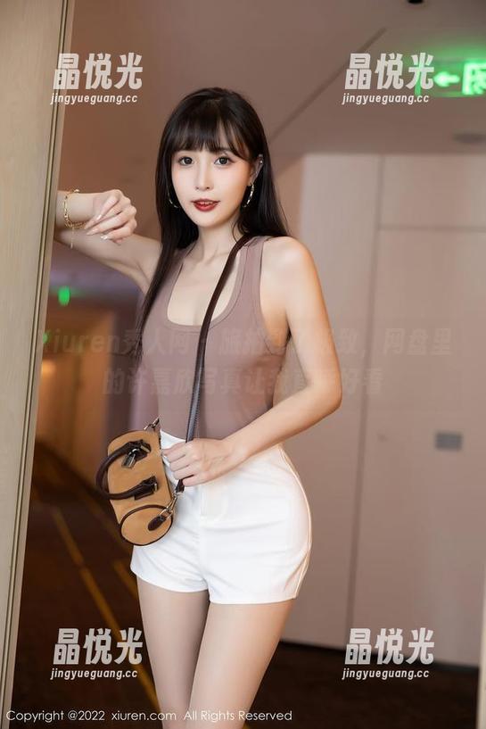 Xiuren秀人网 - 旅拍到了极致，网盘里的许嘉欣写真让我直呼好看