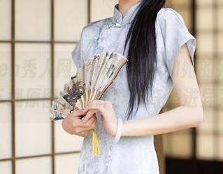 Xiuren秀人网 – 轩轩王子和她的妹妹，顺便下载原图，或许能神奇掉进异次元？