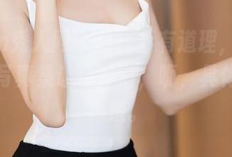 Xiuren秀人网 – 白衬衫有道理，邹晶晶女王的写真集让你神游，呃，具体很难说清楚。
