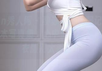 Xiuren秀人网 – 黎苏苏的礼服记忆：我打开这本写真集，心中默默祈祷衣橱里的衣服别太丢脸！