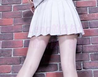 beautyleg – Lena的丝袜作品：我到了该买七十双丝袜的阶段，钱包已哭泣中…