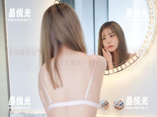 在线碰碰运气，看看wuyo(우요)的白裙会不会让我找到人生的另一半！