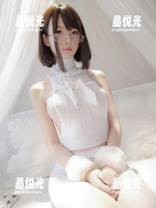 一小央泽的“弥海砂”cos，原图里那眼神实在...太能打了！