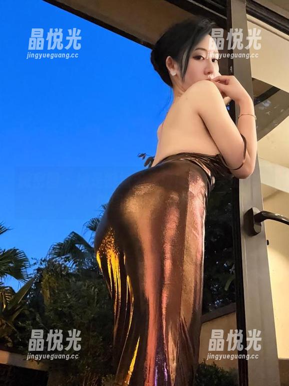 不爱笑的赛琳 微密圈 - 她是御姐天花板!不爱笑的赛琳的图包才叫一绝