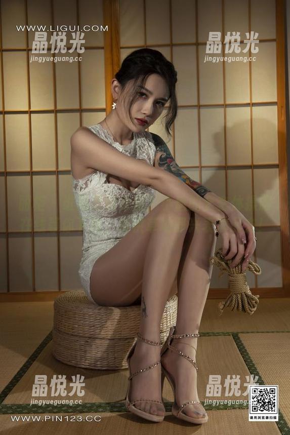 丽柜 - 谁需要健身房？小唐的全套体操服在线等你下载，提供草地即兴表演配方！