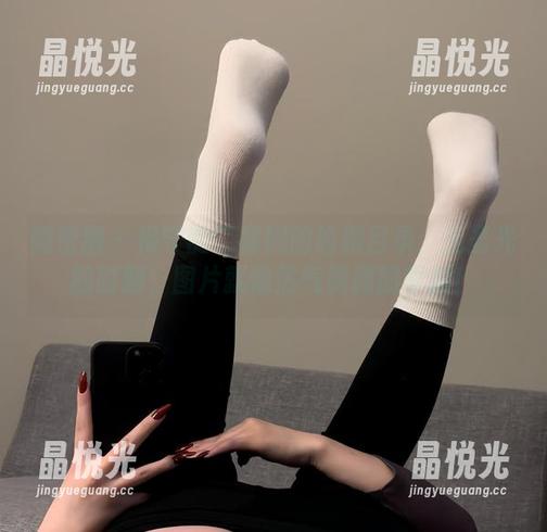 微密圈 - 保守的二舅妈的瑜伽目录：无圣光的时刻，图片就像热气腾腾的早晨！