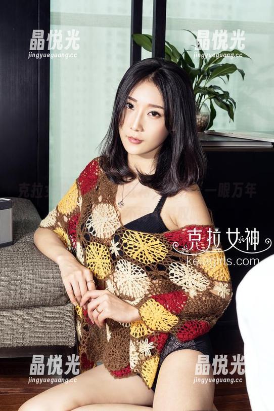克拉女神 - 小萱的红裙，有种“一眼万年”的美图，不得不赞叹啊。