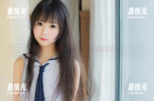 壁纸里的软妹：向小圆，心一动就跳了！