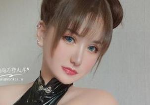 黑色猫咪们独占了夏鸽鸽不想起床的网盘，看来只好随便放点可爱“废料”了。