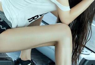 头条女神 – 看到李丽莎的和服，我决定连我的桌面壁纸也要和她一样优雅！