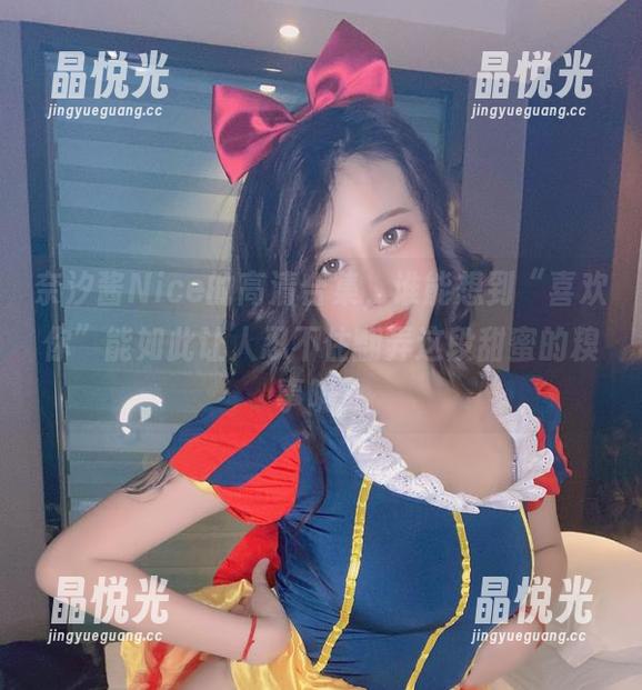 奈汐酱Nice的高清合集，谁能想到“喜欢你”能如此让人忍不住翻弄这段甜蜜的糗事呢？