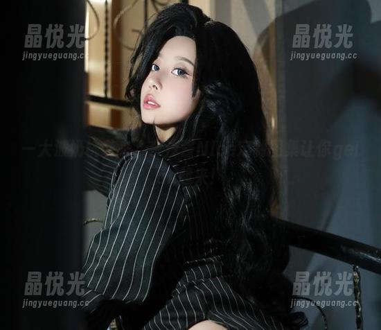 一大波奶桃袭来，奈汐酱Nice定制图集让你gelān起来！