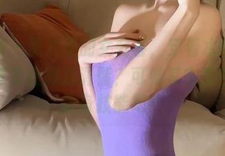 微密圈 – 照片里的女刺客，穿着水手服，感觉像是在跟我调情？可她其实是在练习隐身技能吧！