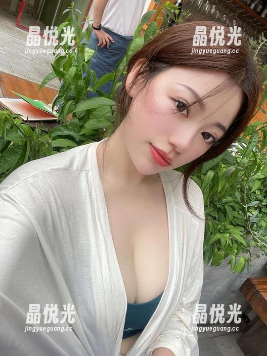 奶宝妹纸 微密圈 - 奶宝妹纸的试衣间精选,写真像无聊的悬疑小说一样