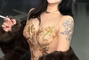 微密圈 – 当女仆遇上中秋，小优优子的图包分享就像烟花般绚烂！