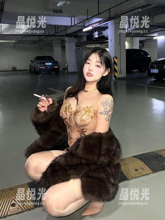 小优优子 微密圈 - 当女仆遇上中秋,小优优子的图包分享就像烟花般绚烂!