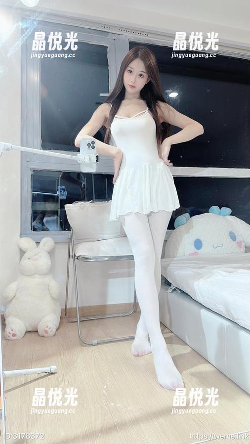 微密圈 - 小萌子的美足合集中，有一种无声的召唤
