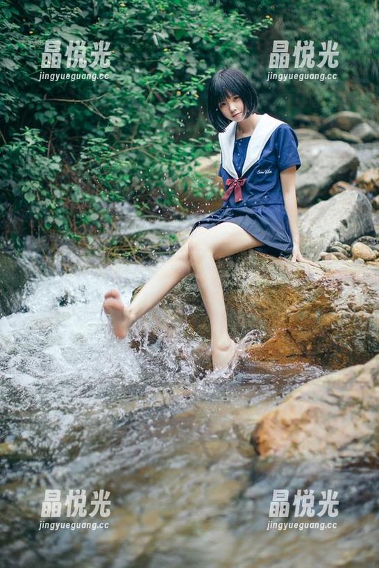 小野妹子w在瑜伽垫上，壁纸都成了她的菜吧！