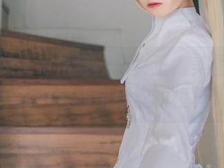 当小野妹子w化身校服女王，美图在不知不觉中勾勒出青涩的模样。