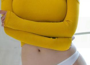 尤果网 – 哇，谭晓彤泳池写真，原图里的每一个角度都像是精心调配的调色板。