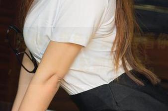 尤果网 – 霓梓心粉色全集，等着你去下载，把这些色彩都搬回家。