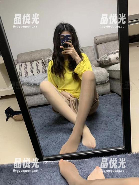 提袜少女 微密圈 - 最新图片降临,提袜少女的女王气场四溢,哇塞!