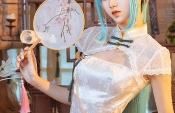 套图中的木棉棉OwO，职业装也可以是个性十足的搅局者