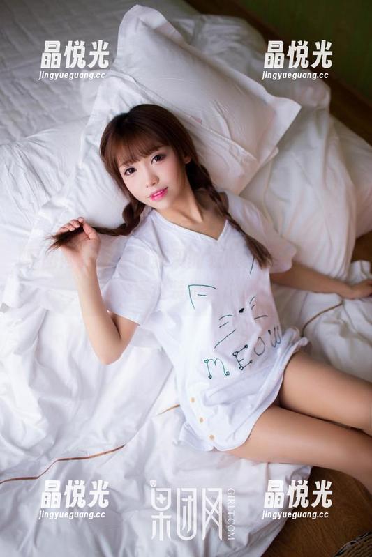 果团网-裴希西 果团网 - 裴希西新买的衣服,温柔写真更新,看这装扮真讨厌!