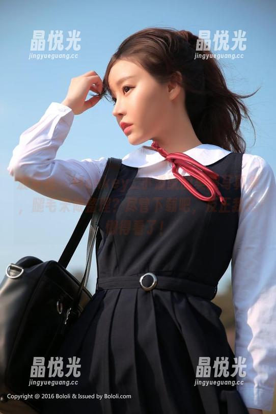 波萝社-Monkey_小潘鼠 波萝社 - Monkey_小潘鼠的美腿写真集,腿毛未做整理?尽管下载吧,反正我也懒得看了!