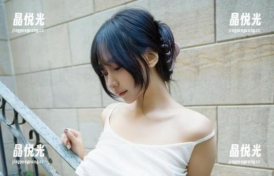 高清写真：看浅安安怎么把JK穿得如此随意yet又让人移不开目光，啧，这打破了万千规律。